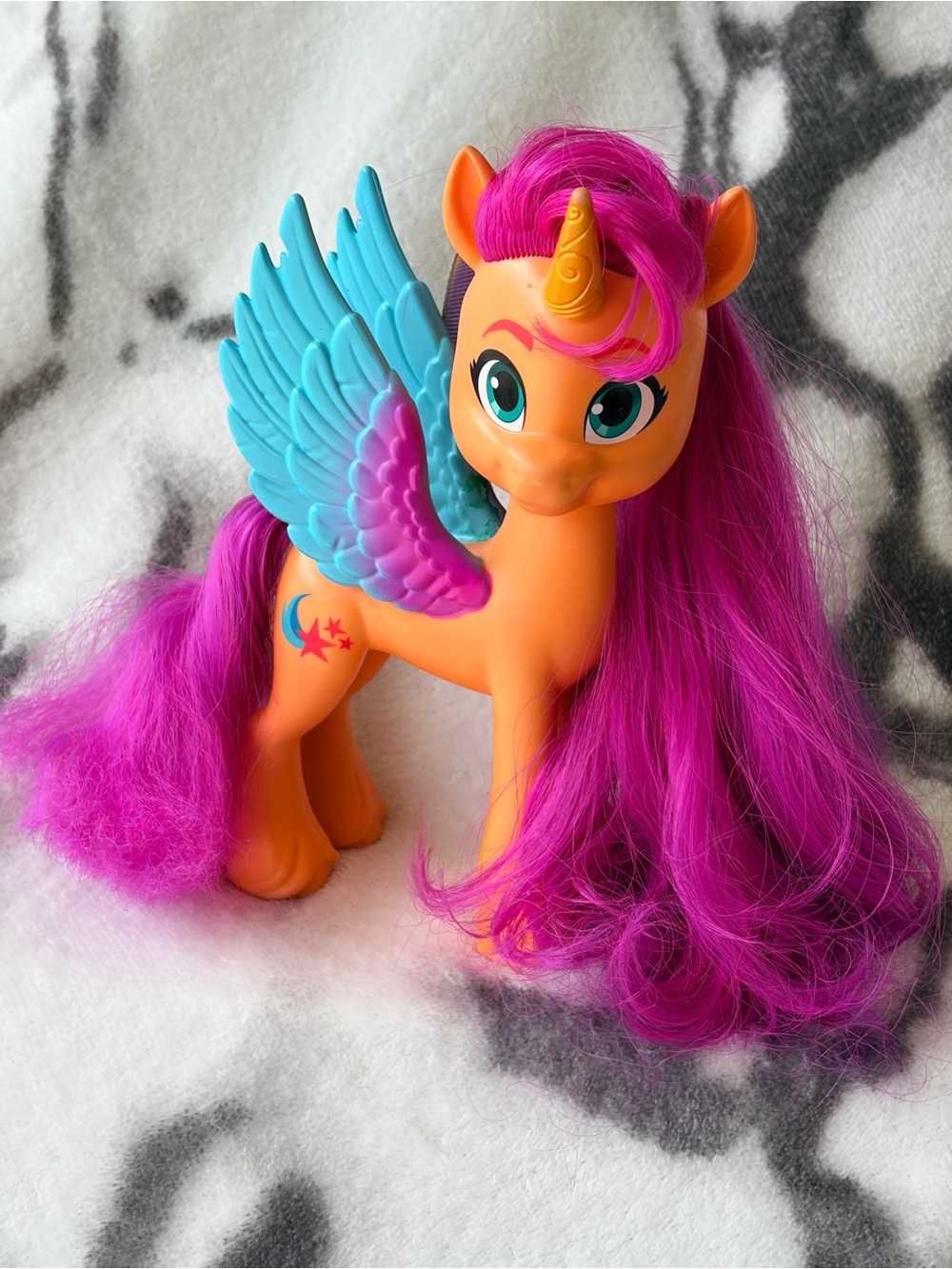 My Little Pony (2022) G5 “ Sunny Starscout” 6” Alicorn Pegasus Pony/Hasbro